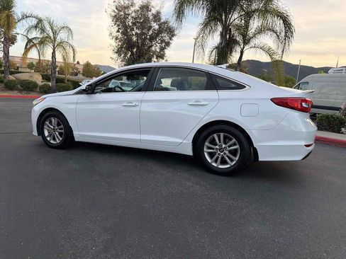 Used 2015 Hyundai Sonata SE image 17