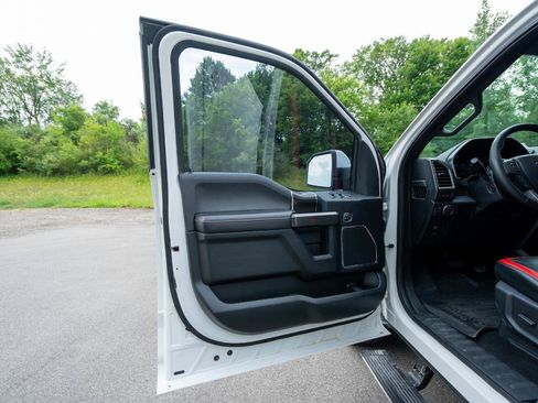 Used 2019 Ford F150 Lariat w/ Equipment Group 502A Luxury AWD/4WD image 9