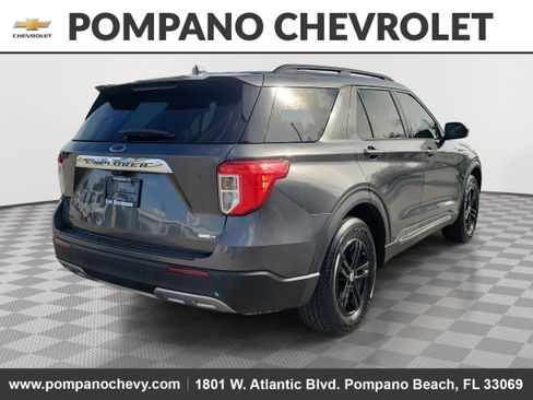 Used 2020 Ford Explorer XLT w/ Equipment Group 202A image 3