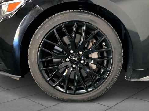 Used 2016 Ford Mustang GT RWD image 9