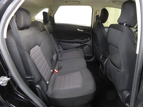Used 2017 Ford Edge SE image 28