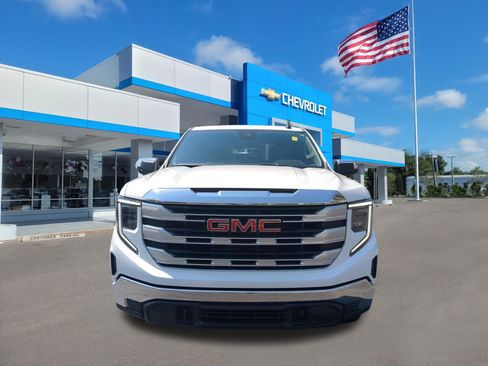 Used 2023 GMC Sierra 1500 SLE w/ X31 Off-Road Package AWD/4WD image 3