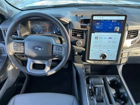 Used 2025 Ford F150 Lightning Flash image 9