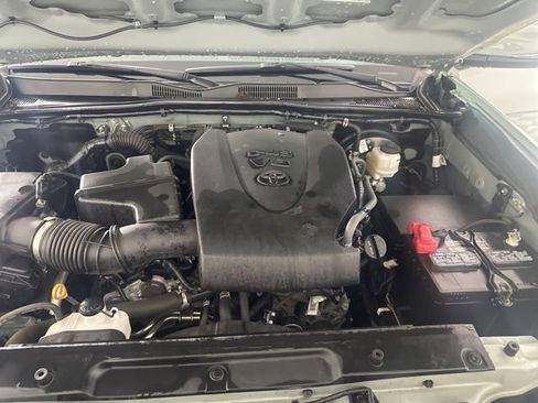 Used 2023 Toyota Tacoma TRD Sport AWD/4WD image 10