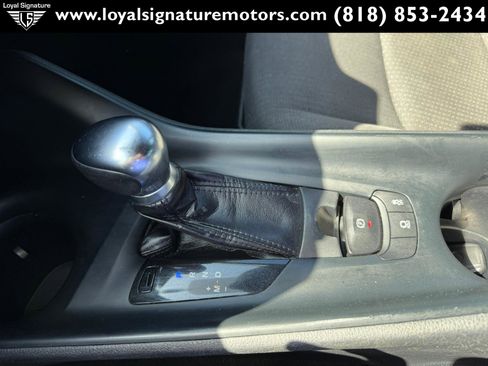 Used 2018 Toyota C-HR XLE FWD image 28