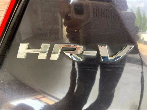 Used 2017 Honda HR-V EX image 31