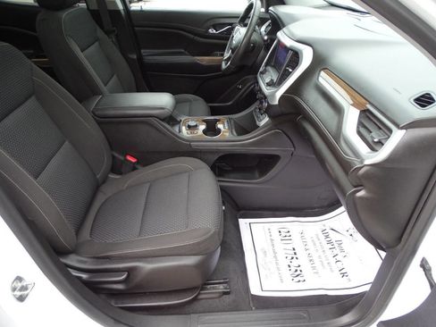 Used 2022 GMC Acadia Elevation image 50