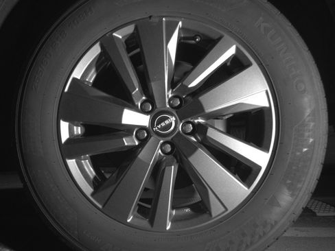 Used 2025 Nissan Pathfinder SV FWD image 14