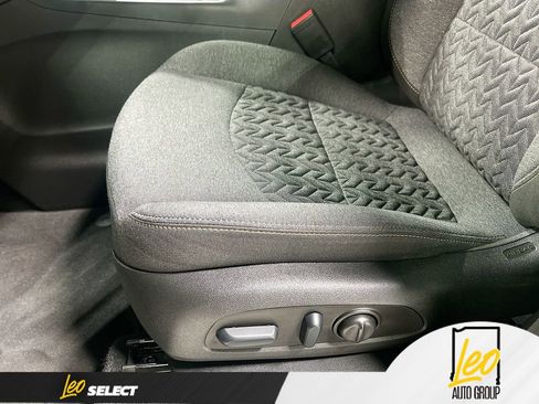 Used 2023 Chevrolet Equinox LT image 18