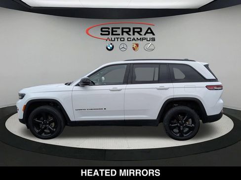 Used 2023 Jeep Grand Cherokee Altitude AWD/4WD image 9