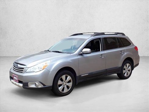 Used 2011 Subaru Outback 2.5i Limited AWD/4WD image 11