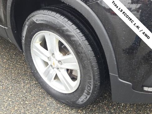 Used 2020 Chevrolet Trax LS w/ Tint and Cruise Package image 6
