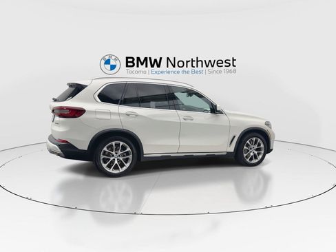 Used 2023 BMW X5 xDrive40i AWD/4WD image 4