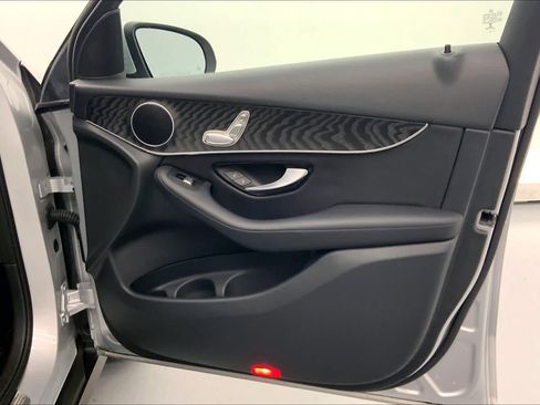 Used 2018 Mercedes-Benz GLC 300 image 9