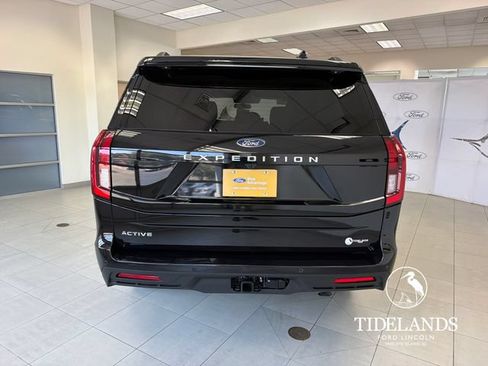 Certified 2025 Ford Expedition Active RWD image 7