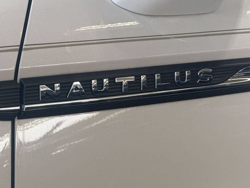 Certified 2023 Lincoln Nautilus Reserve w/ Equipment Group 201A AWD/4WD image 10