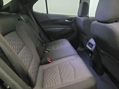 Used 2021 Chevrolet Equinox LT image 19