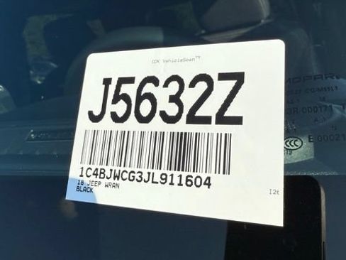 Used 2018 Jeep Wrangler Rubicon w/ Cold Weather Group AWD/4WD image 30