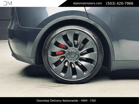 Used 2024 Tesla Model Y Performance AWD/4WD image 39