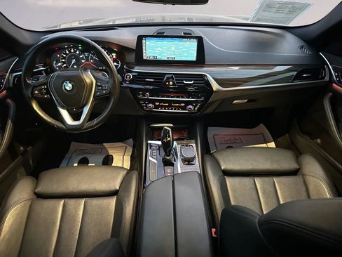 Used 2018 BMW 530i xDrive w/ Premium Package AWD/4WD image 16