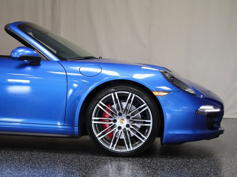 Used 2016 Porsche 911 Carrera 4S image 9