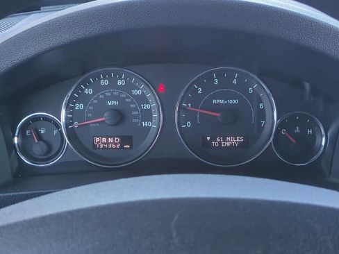 Used 2010 Jeep Grand Cherokee Laredo image 29