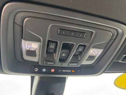 Used 2021 Chevrolet Silverado 1500 High Country w/ Technology Package AWD/4WD image 9