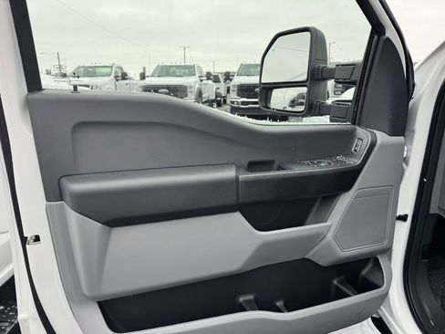 New 2026 Ford F250 XL w/ XL Chrome Package image 6
