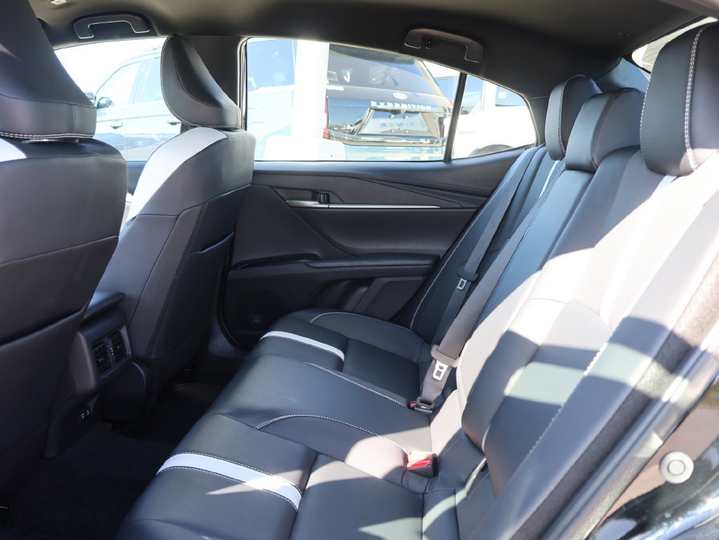 Used 2026 Toyota Camry SE FWD image 16