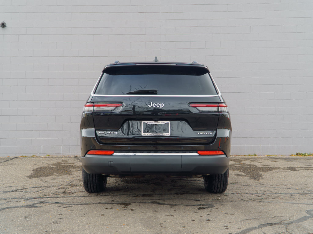 Used 2022 Jeep Grand Cherokee L Limited AWD/4WD image 6