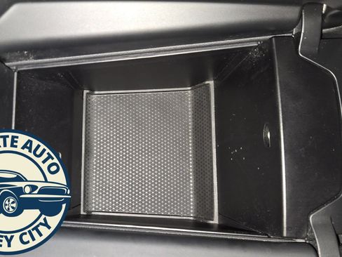 Used 2020 BMW X5 xDrive40i w/ Parking Assistance Package image 18