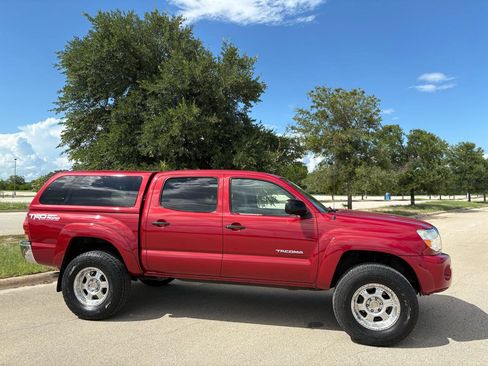 Used 2005 Toyota Tacoma PreRunner RWD image 46