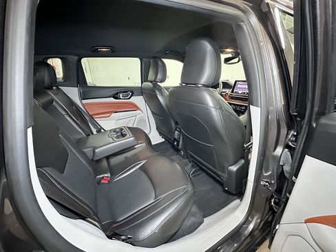 Certified 2023 Jeep Compass Limited image 29