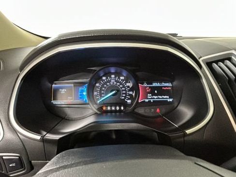 Used 2018 Ford Edge SEL w/ Equipment Group 201A AWD/4WD image 18