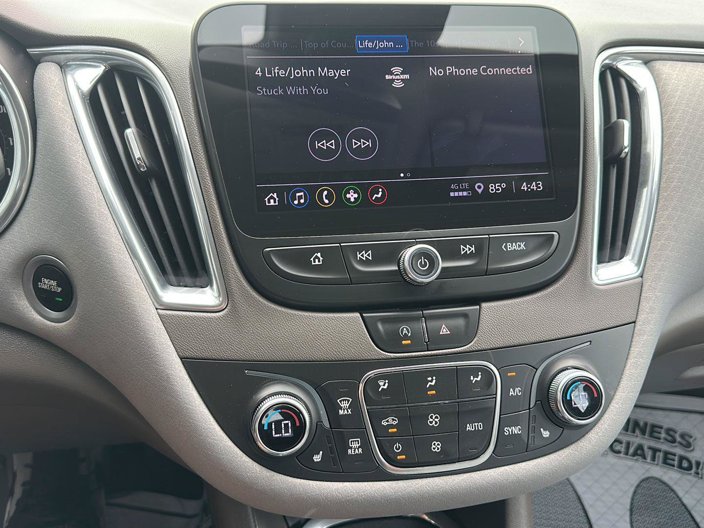 Used 2021 Chevrolet Malibu LT FWD image 24