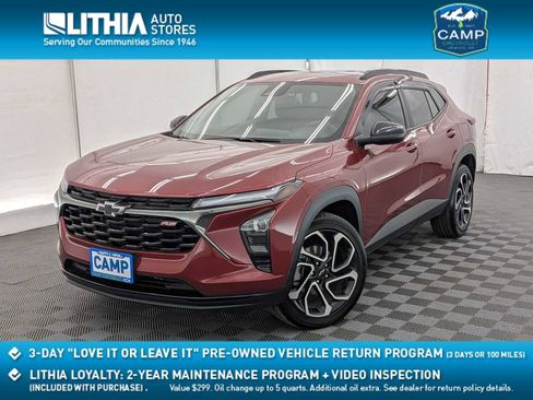 Used 2025 Chevrolet Trax RS w/ Sunroof Package FWD image 1