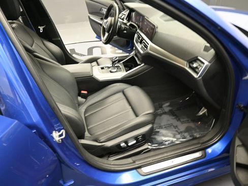 Used 2019 BMW 330i xDrive Sedan w/ M Sport Package AWD/4WD image 21