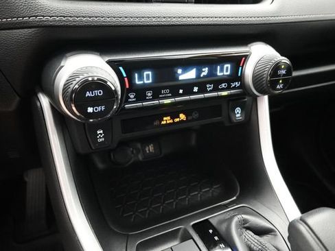 Used 2024 Toyota RAV4 XLE FWD image 18