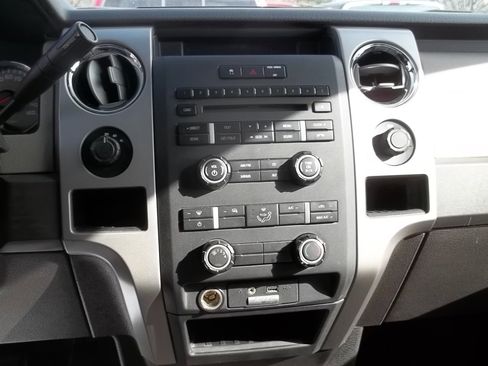 Used 2010 Ford F150 XLT image 9