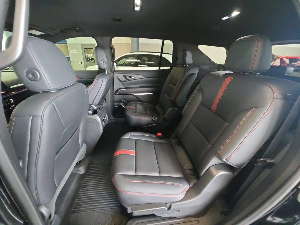 Certified 2025 Chevrolet Traverse RS w/ LPO, Floor Liner Package AWD/4WD image 22