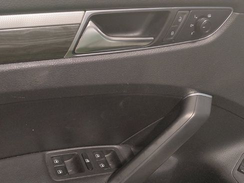 Used 2018 Volkswagen Passat 2.0T SE w/ SE Lighting Package image 27