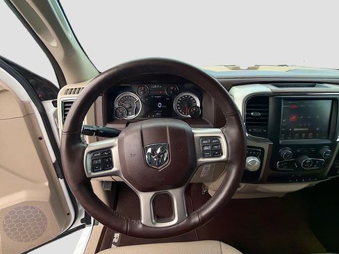 Used 2017 RAM 1500 Laramie image 37