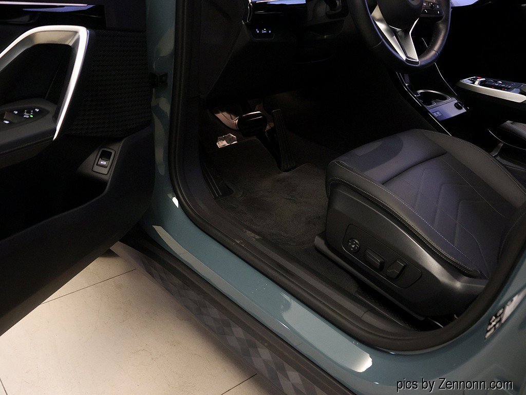 Certified 2025 BMW X2 xDrive28i AWD/4WD image 29