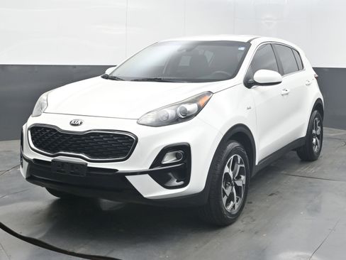 Used 2020 Kia Sportage LX AWD/4WD image 3