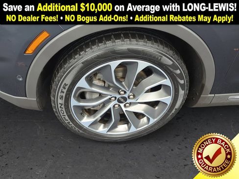 Certified 2022 Lincoln Nautilus Reserve w/ Equipment Group 201A image 13