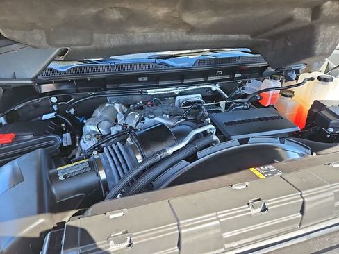 Used 2025 GMC Sierra 2500 AT4 image 29
