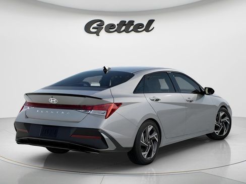 New 2026 Hyundai Elantra SEL Sport image 4