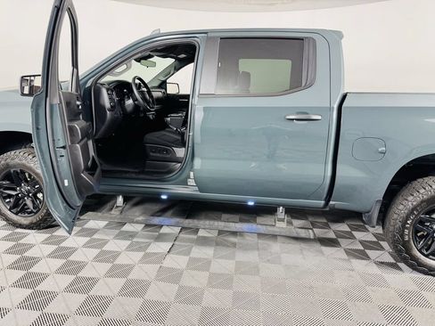 Used 2025 Chevrolet Silverado 1500 Custom Trail Boss w/ LPO, Dark Essentials Package AWD/4WD image 7