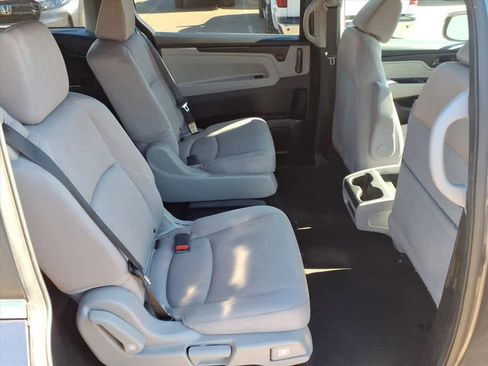 Used 2018 Honda Odyssey LX image 12