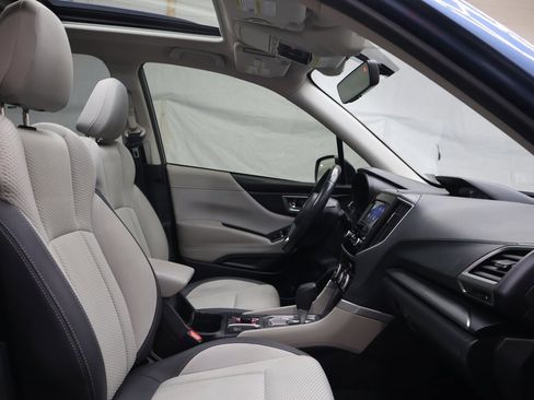 Used 2020 Subaru Forester Premium image 9